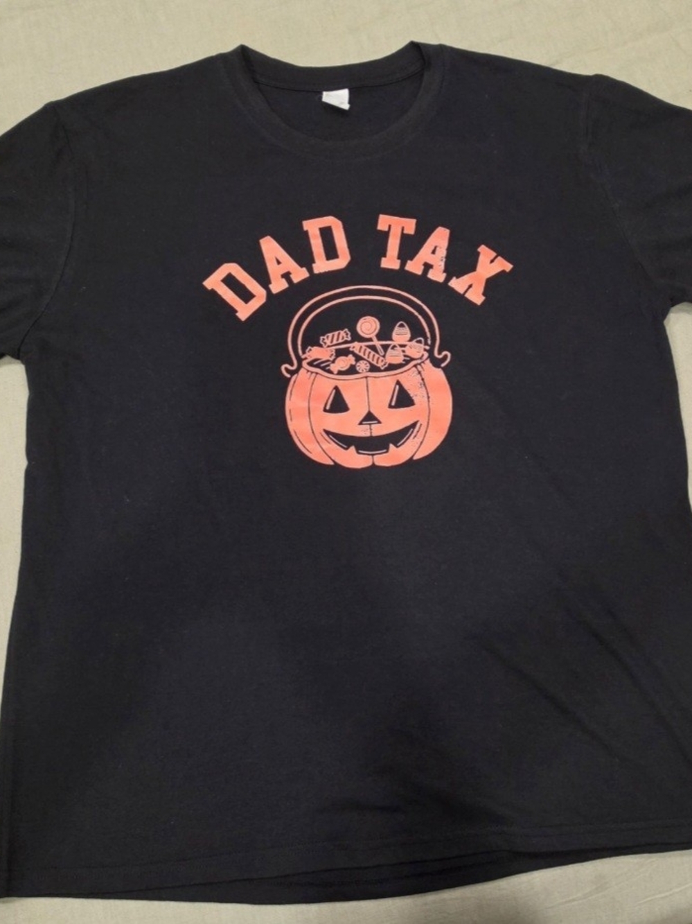 Graphic Tee in Black & Pink Like New